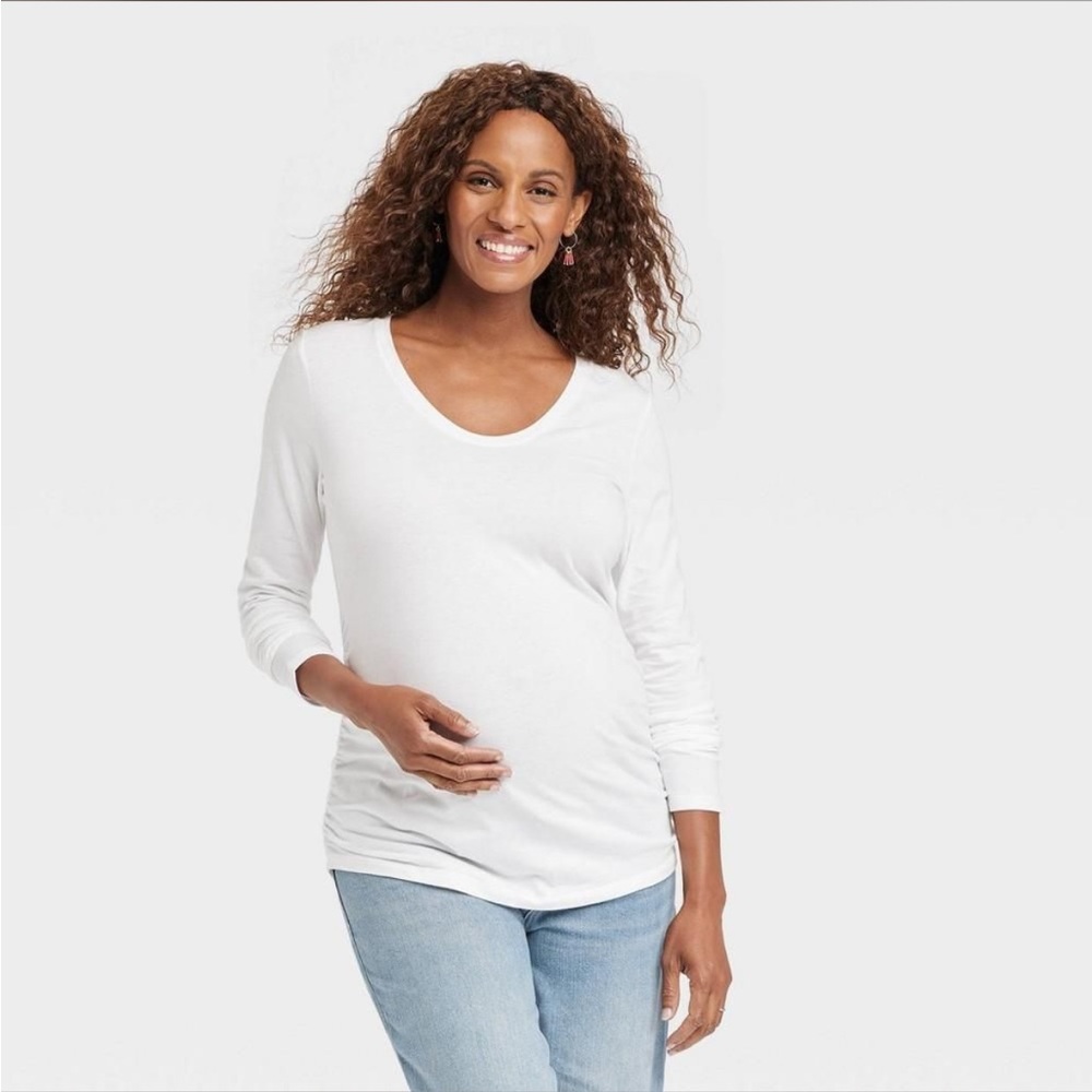 Isabel Maternity by Ingrid & Isabel White Long Sleeve Scoop Neck Tee